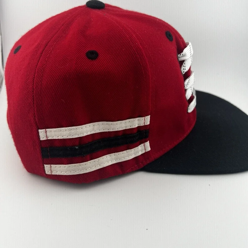 Chicago Blackhawks Zephyr Skate Lace Snapback Hat NHL Red Black Cap OSFM